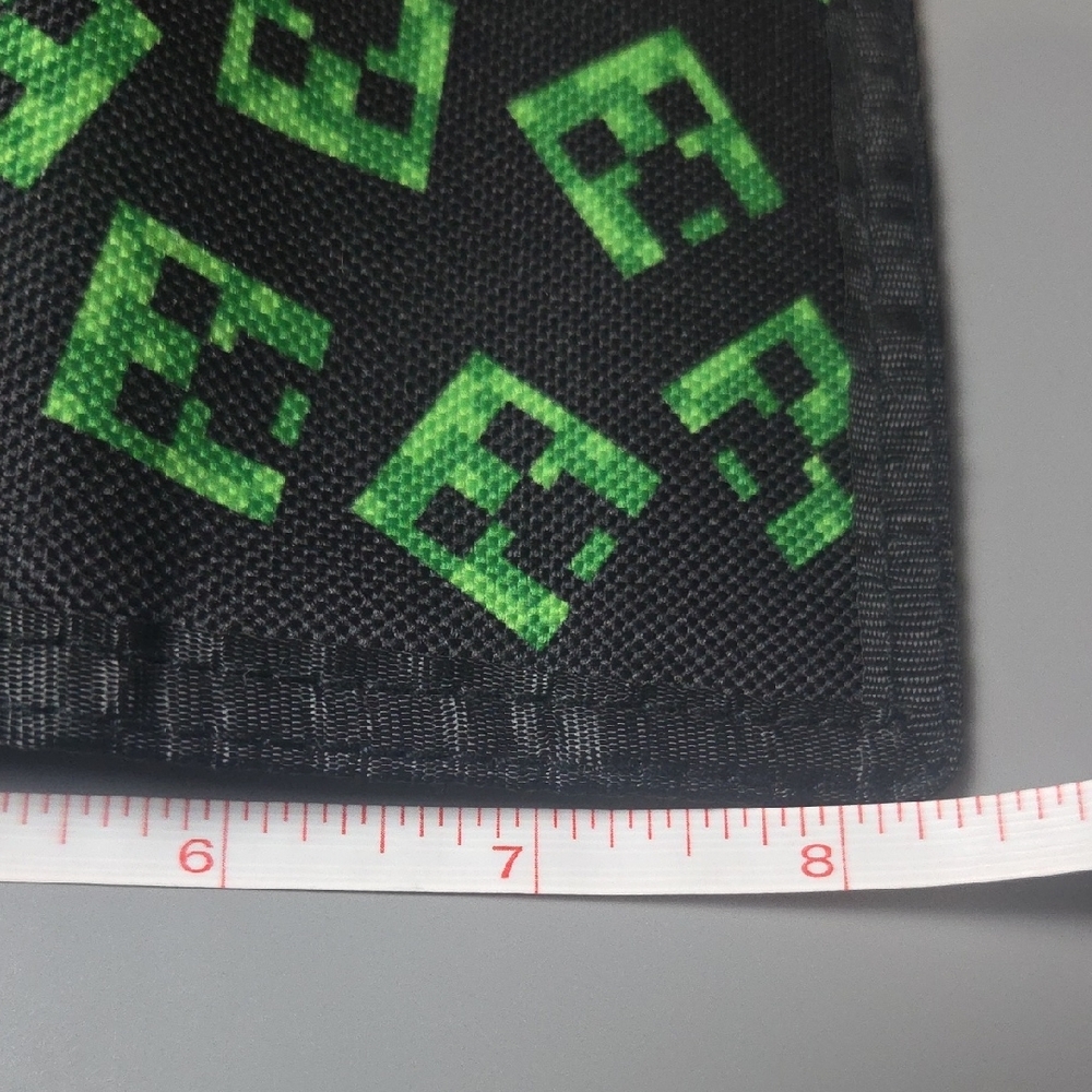 Minecraft Black Wallet with Green Pixel Design - Picture 4 of 6